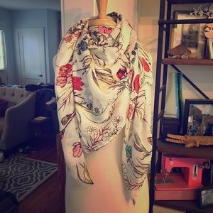 Lightweight floral bandana scarf🌸🌼🌺